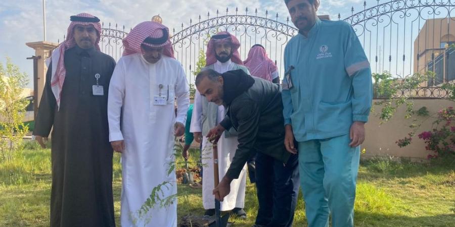 "الغطاء الأخضر" يزحف على مساجد ومدارس حفر الباطن - اليوم الإخباري