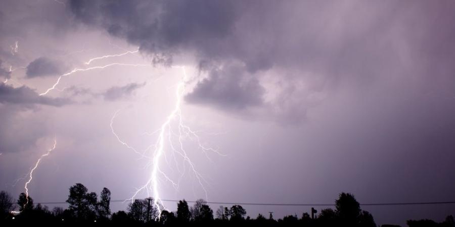 حتى الأحد.. "الدفاع المدني" يحذر من استمرار هطول الأمطار الرعدية - اليوم الإخباري