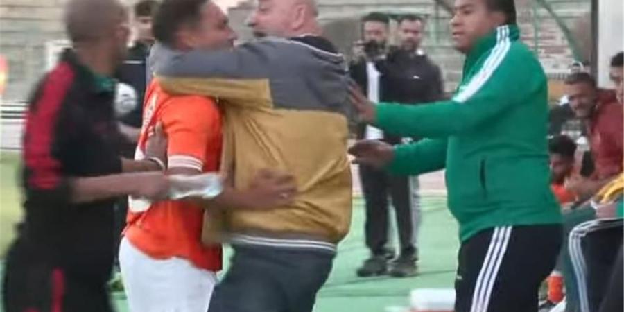 لاعب مصري يعتزل كرة القدم نهائيا بعد واقعة “مؤسفة” داخل الملعب - اليوم الإخباري